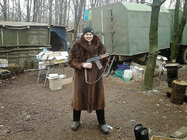 Мародер - "освободитель" в бабушкиной шубе Мародер - "освободитель" в бабушкиной шубе