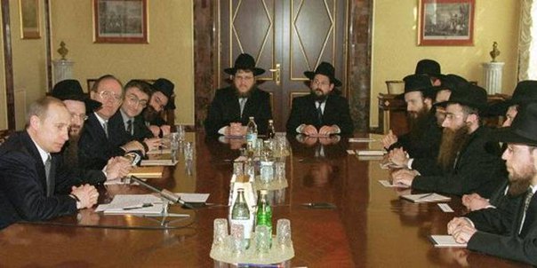 Рав Шаломов, для гоев Путин, дарит главному раввину Берл Лазару хрустальную менору на столетие Короля-Машиаха Менехема Шнеерсона Рав Шаломов, для гоев Путин, дарит главному раввину Берл Лазару хрустальную менору на столетие Короля-Машиаха Менехема Шнеерсона