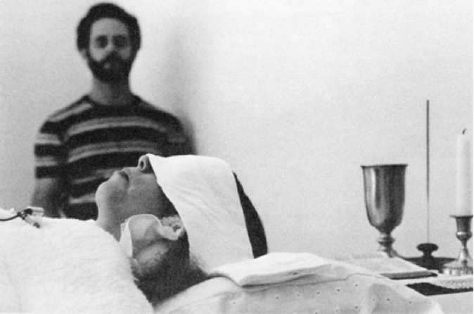 Материал Ра. Закон Единого. Книга 1. Дон зажигает свечу и ладан. Материал Ра. Закон Единого. Книга 1. Дон зажигает свечу и ладан.