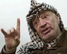 Ясир Арафат показывает сатанинский знак Мано Корнуто Ясир Арафат показывает сатанинский знак Мано Корнуто