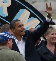 Президент Обама показывает сатанинский знак Мано Корнуто