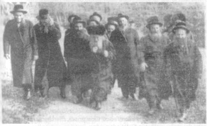 Коммунистические лидеры (в том числе Маркс, Пьер Жозеф Прудон, Франсуа Мари Шарль Фурнье - все евреи) Коммунистические лидеры (в том числе Маркс, Пьер Жозеф Прудон, Франсуа Мари Шарль Фурнье - все евреи)