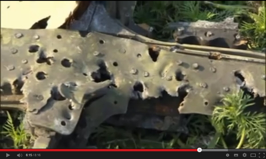 Отверстия от снарядов калибра 30 мм на кабине Малайзийского рейса MH17 (1)