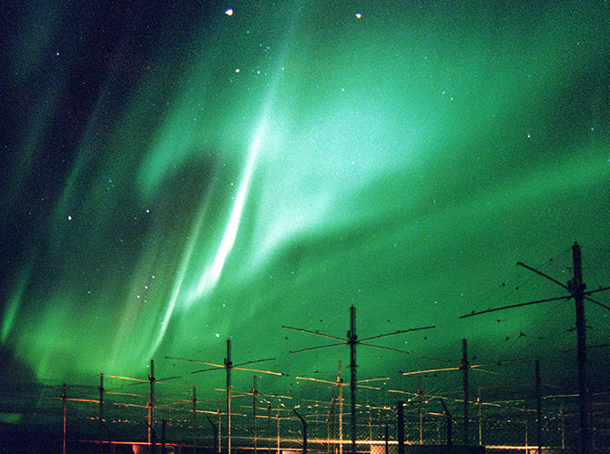 ХААРП плазма над антенным полем в Гаконе, Аляска