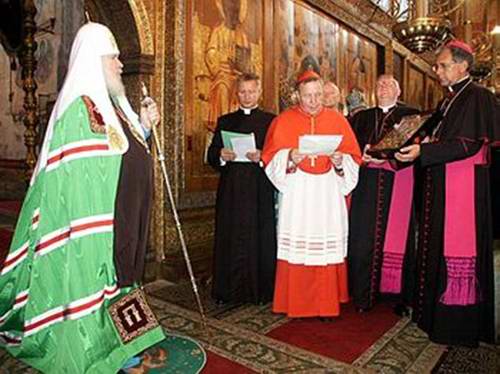 Патриарх Алексий II (Ридигер) 8 августа 2004 года на Божественной
		литургии в праздник Успения Пресвятой Богородицы перед
		официальной делегацией Римско-Католической церкви.
